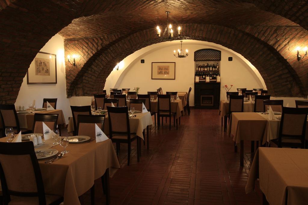 Teleki-Degenfeld Kastélyszálló Szirák Restaurant photo